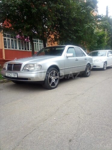 Mercedes C 220 1994, 272,400 km - 2.2 л - Qusar