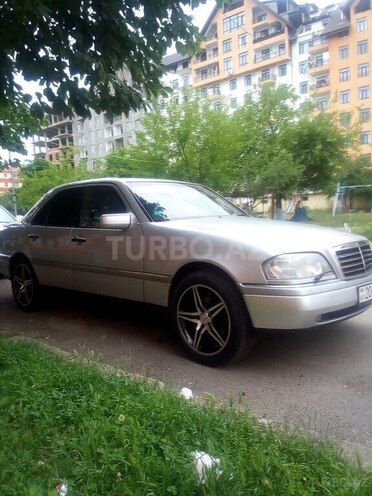 Mercedes C 220 1994, 272,400 km - 2.2 л - Qusar