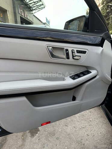 Mercedes E 220 2013, 131,356 km - 2.2 л - Bakı