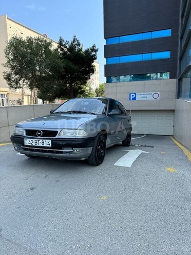 Opel Astra 1995, 280,000 km - 1.6 l - Sumqayıt