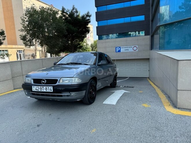 Opel Astra 1995, 280,000 km - 1.6 l - Sumqayıt