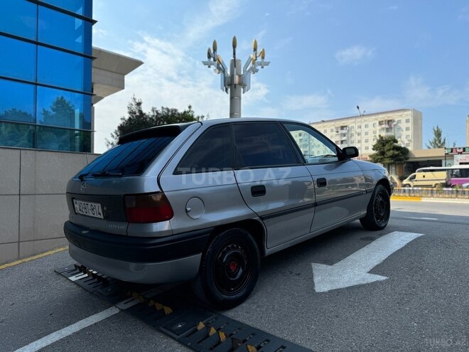 Opel Astra 1995, 280,000 km - 1.6 l - Sumqayıt
