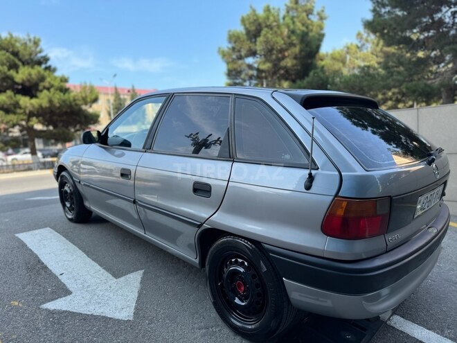 Opel Astra 1995, 280,000 km - 1.6 l - Sumqayıt
