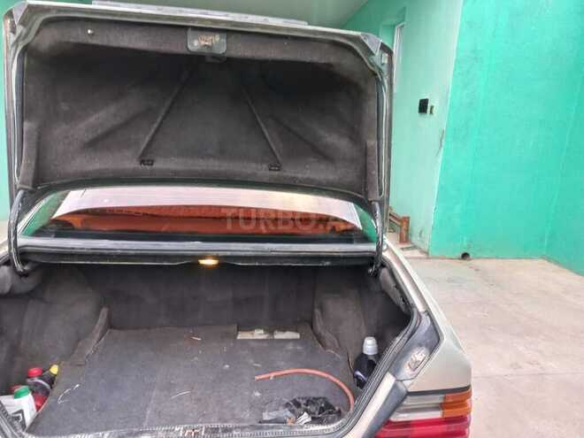 Mercedes E 250 1991, 200,000 km - 2.5 l - Ağstafa