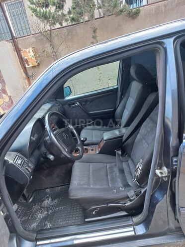 Mercedes C 200 1995, 256,000 km - 2.0 l - Bakı