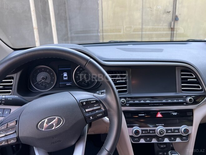 Hyundai Elantra 2019, 43,000 km - 2.0 л - Bakı