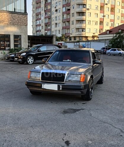 Mercedes E 230 1991, 250,000 km - 2.3 l - Bakı