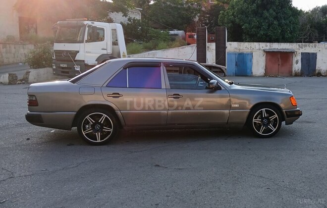 Mercedes E 230 1991, 250,000 km - 2.3 l - Bakı