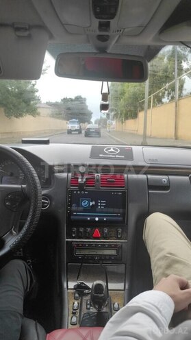 Mercedes E 240 2001, 349,000 km - 2.6 l - Biləsuvar