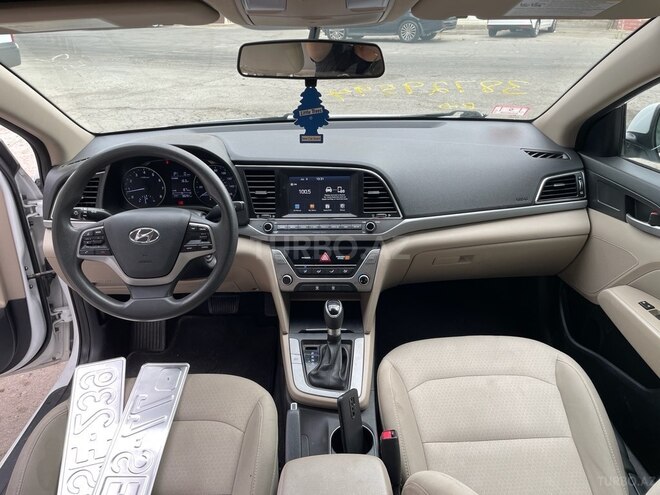 Hyundai Elantra 2017, 158,520 km - 2.0 l - Bakı