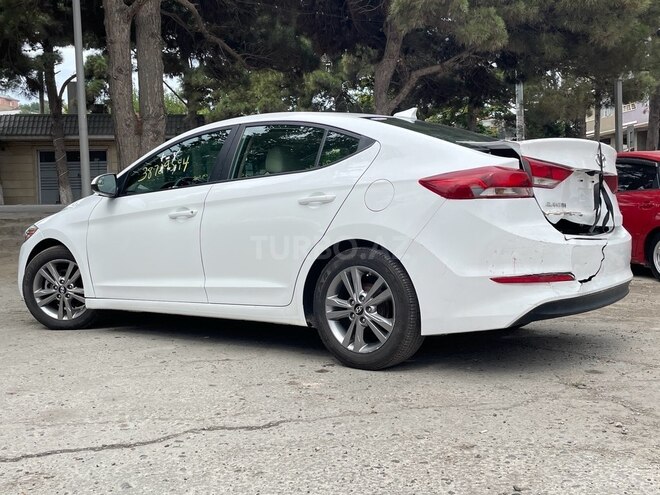 Hyundai Elantra 2017, 158,520 km - 2.0 l - Bakı