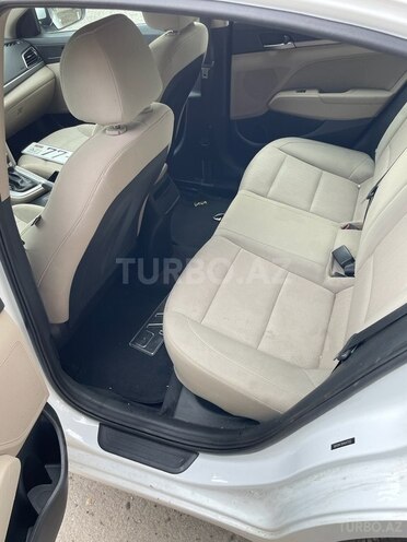 Hyundai Elantra 2017, 158,520 km - 2.0 l - Bakı