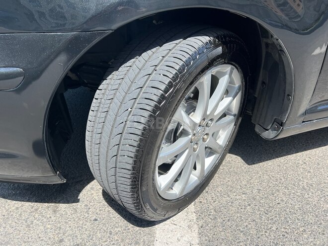 Toyota Avensis 2005, 292,000 km - 2.0 l - Bakı
