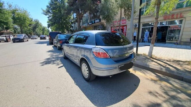 Opel Astra 2005, 330,000 km - 1.4 л - Salyan