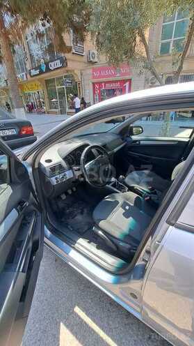 Opel Astra 2005, 330,000 km - 1.4 л - Salyan