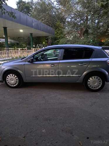 Opel Astra 2005, 330,000 km - 1.4 л - Salyan