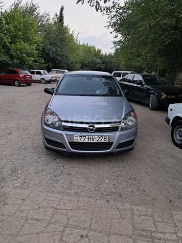 Opel Astra 2005, 330,000 km - 1.4 л - Salyan