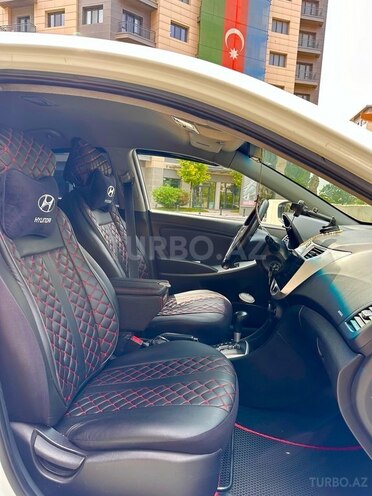 Hyundai Accent 2012, 283,834 km - 1.4 l - Bakı