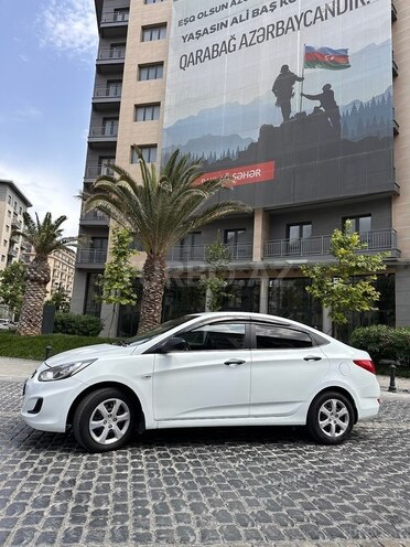 Hyundai Accent 2012, 283,834 km - 1.4 l - Bakı