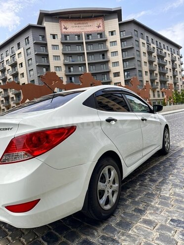 Hyundai Accent 2012, 283,834 km - 1.4 l - Bakı