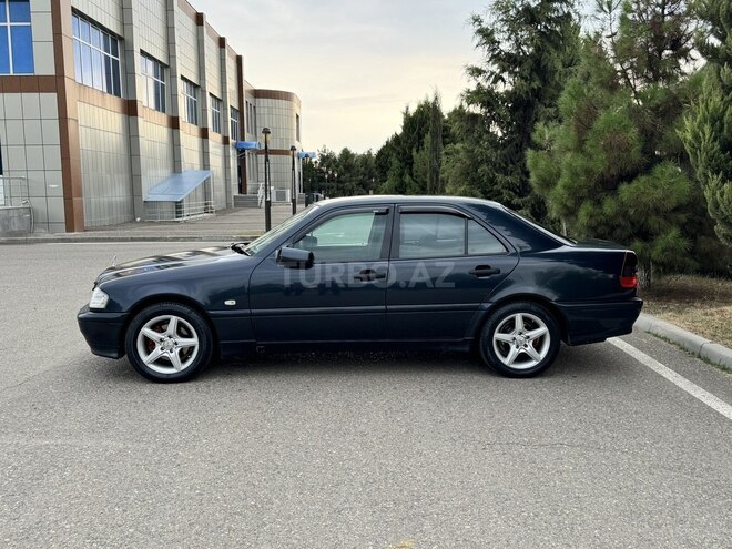 Mercedes C 200 1998, 320,000 km - 2.0 l - Saatlı