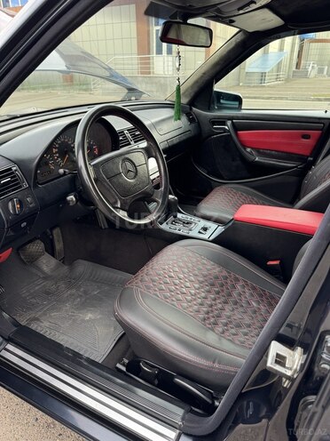Mercedes C 200 1998, 320,000 km - 2.0 l - Saatlı