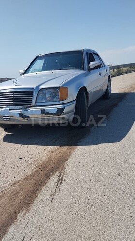 Mercedes E 200 d 1992, 300,000 km - 2.0 л - Salyan