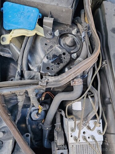 Mercedes E 220 d 2005, 560,000 km - 2.2 l - Bakı