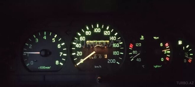 GAZ 3110 1999, 131,000 km - 2.4 l - Quba