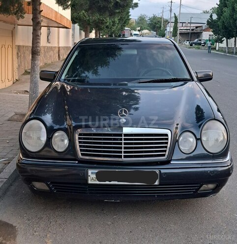 Mercedes E 240 1999, 328,100 km - 2.4 l - Göygöl