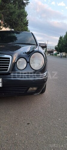 Mercedes E 240 1999, 328,100 km - 2.4 l - Göygöl