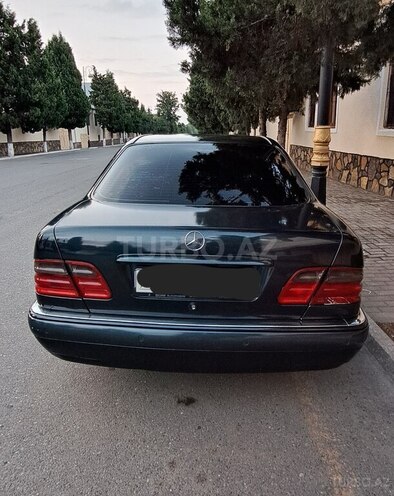 Mercedes E 240 1999, 328,100 km - 2.4 l - Göygöl