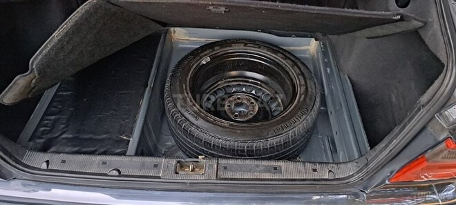 Mercedes E 240 1999, 328,100 km - 2.4 l - Göygöl
