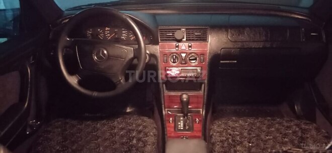 Mercedes C 180 1996, 298,000 km - 1.8 l - Sumqayıt