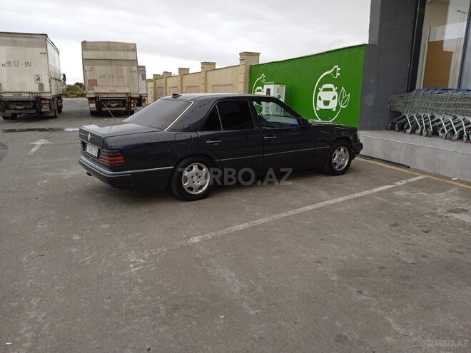 Mercedes E 200 1993, 580,000 km - 2.0 l - Bakı