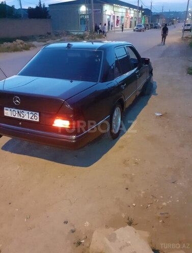 Mercedes E 200 1993, 580,000 km - 2.0 l - Bakı