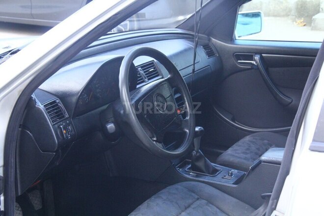 Mercedes C 220 1999, 660,432 km - 2.2 л - Gəncə