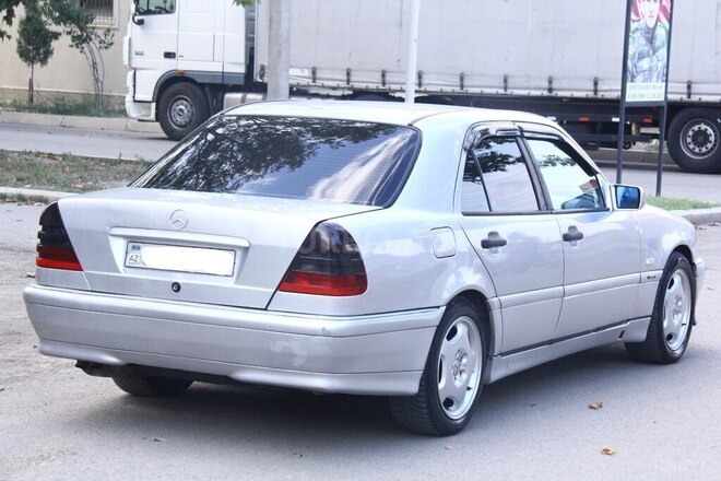 Mercedes C 220 1999, 660,432 km - 2.2 л - Gəncə