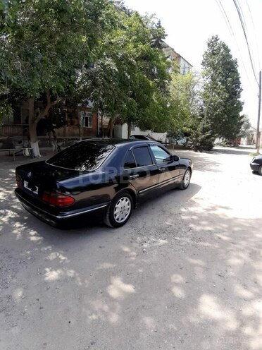 Mercedes E 220 d 1999, 555,356 km - 2.2 l - Bakı