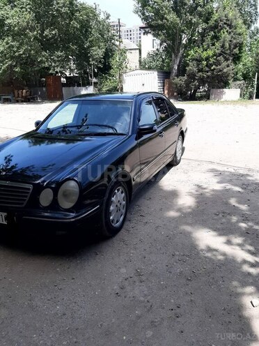 Mercedes E 220 d 1999, 555,356 km - 2.2 l - Bakı