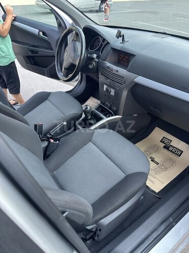 Opel Astra 2004, 209,000 km - 1.4 л - Bakı