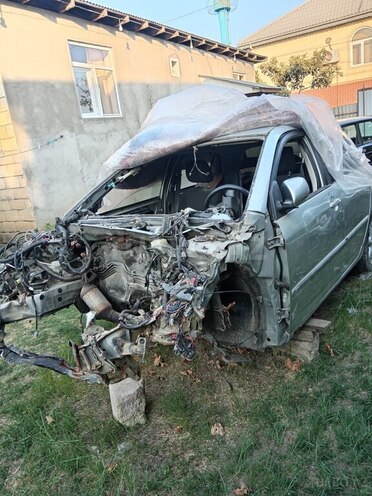 Toyota Corolla 2005, 135,000 km - 1.4 l - Masallı
