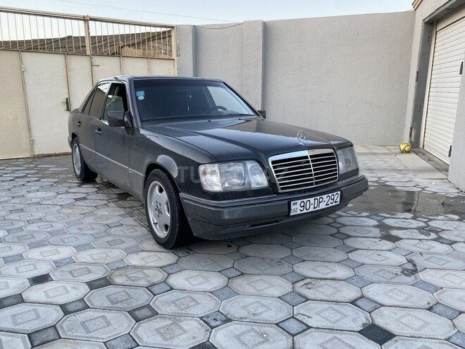 Mercedes E 280 1995, 385,000 km - 2.8 l - Bakı