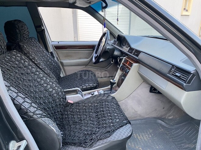 Mercedes E 280 1995, 385,000 km - 2.8 l - Bakı