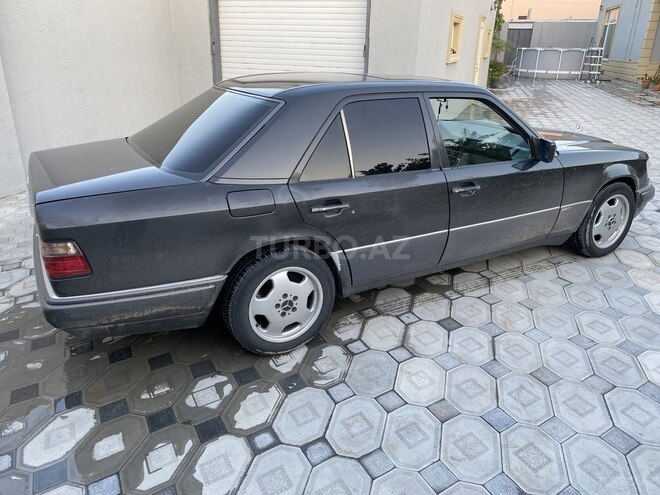 Mercedes E 280 1995, 385,000 km - 2.8 l - Bakı