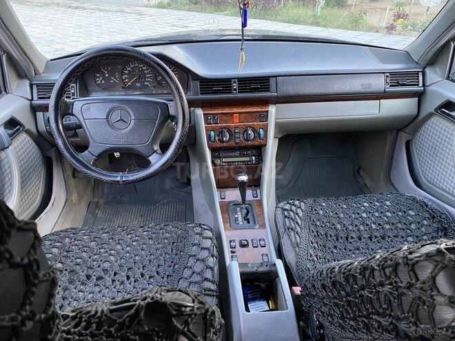 Mercedes E 280 1995, 385,000 km - 2.8 l - Bakı