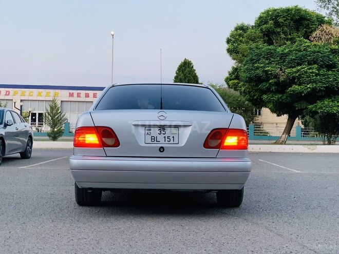 Mercedes E 230 1996, 298,000 km - 2.3 l - Qazax