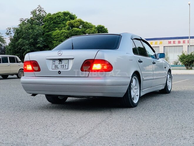 Mercedes E 230 1996, 298,000 km - 2.3 l - Qazax