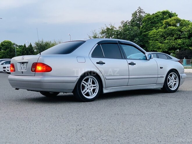 Mercedes E 230 1996, 298,000 km - 2.3 l - Qazax