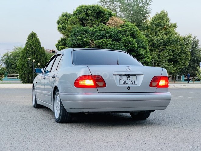 Mercedes E 230 1996, 298,000 km - 2.3 l - Qazax